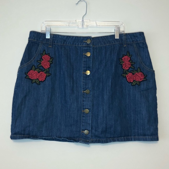 Forever 21 Dresses & Skirts - Forever 21 Denim Roses Mini Skirt
